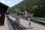 P1130559_2012-09-25_Bhf-Puchberg_Zahnradbahnschuppen.JPG